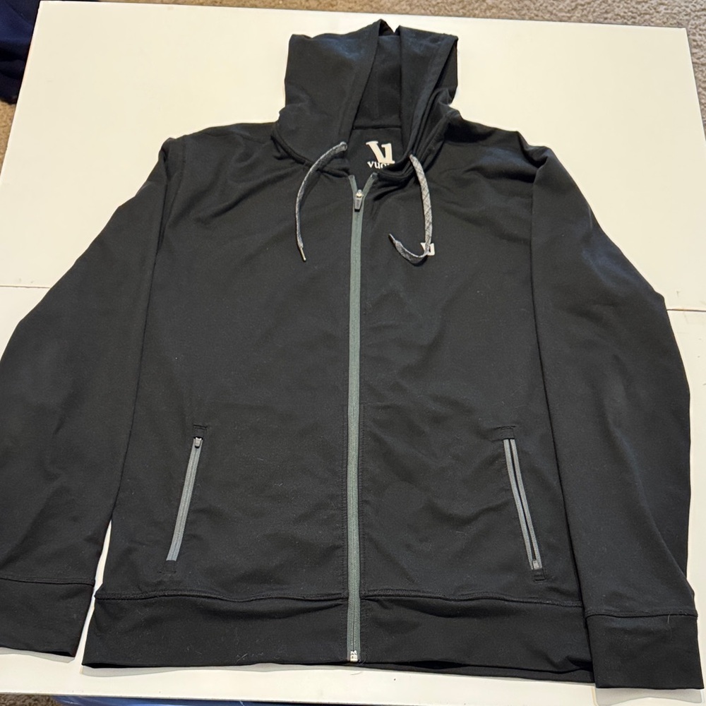 Vuori Black Zip-Up Hoodie size large
